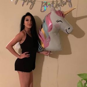 Meet your Posher, Zaira